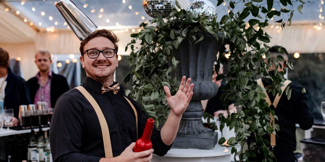 Tips for choosing the best mobile bar for your corporate event.