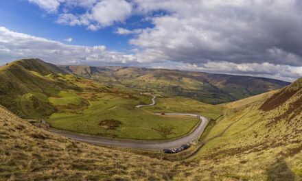 Mam Tor: The Shivering Mountain of the Peak District