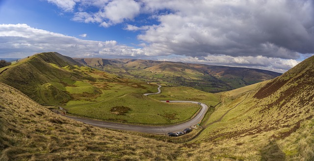 Mam Tor: The Shivering Mountain of the Peak District