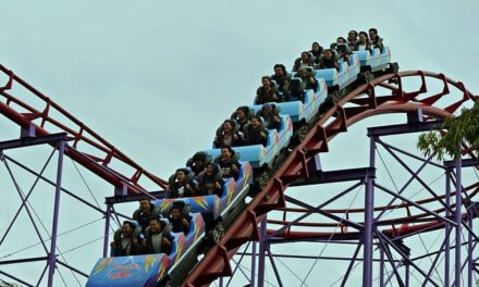 Exploring Cliff Lakes: The Ultimate Aqua Park Adventure
