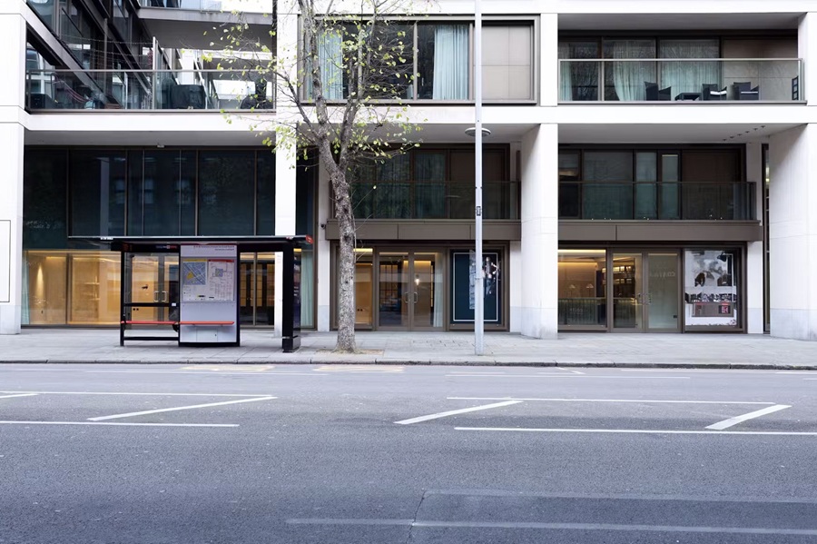 KAHN® LANDMARK appoints Rapleys to market prestigious 2,600 Sq. Ft. car showroom on Kensington High Street – A hub for luxury automotive retail