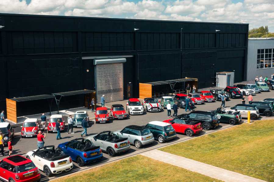 MINI goes the extra mile for Buttle UK children’s charity