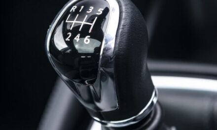 Availability of new car models with a manual gearbox down by 57% since 2015