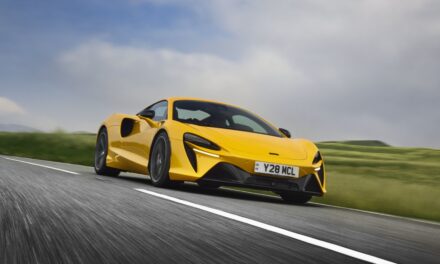 McLaren Artura crowned ‘Britain’s Best Driver’s Car’ by Autocar magazine