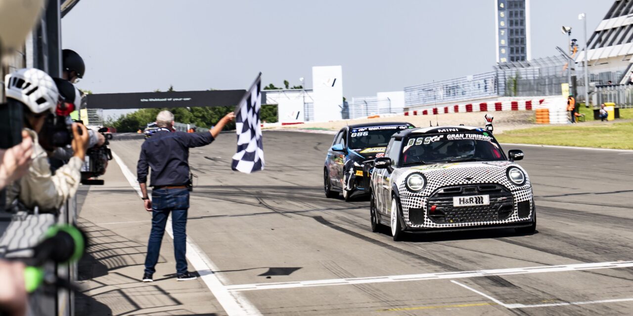 On the podium again! MINI JCW and Bulldog Racing in 2nd place in the SP3T-class at 24-hour race at the Nürburgring