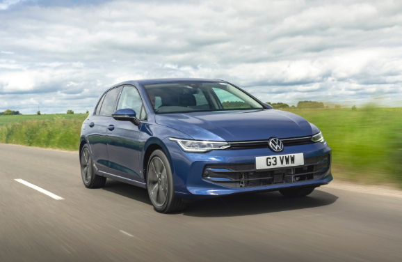 Volkswagen Golf wins Autotrader award: Best Car for New Drivers