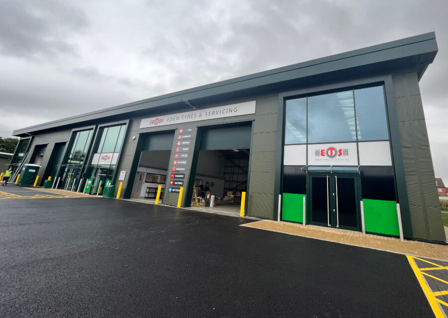 Eden Tyres & Servicing Oakham gains prestigious Bridgestone e-CENTRE award for business excellence