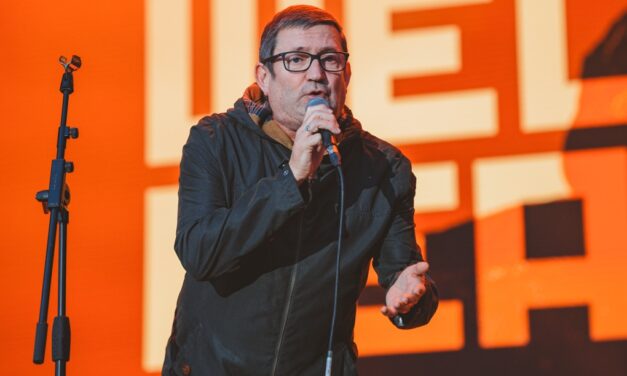 LIVE PIX – PAUL HEATON HEADLINES LIVE AT THE PIECE HALL