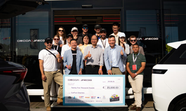 OMODA&JAECOO UK celebrates 25,000 new car sales with £25,000 donation to CarFest charities