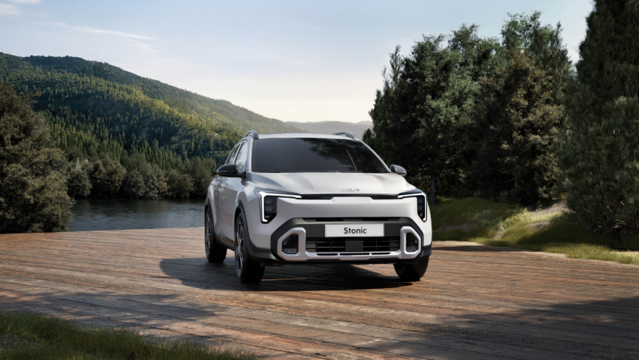 The new Kia Stonic breaks cover with a bold new look