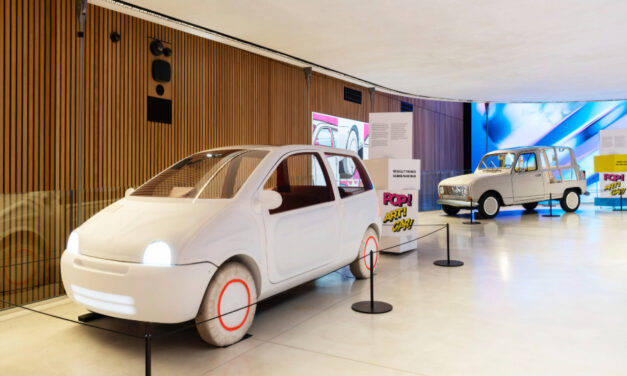 Renault electrifies the carwalk on the Champs-Élysées with the Pop Art Car Exhibition!